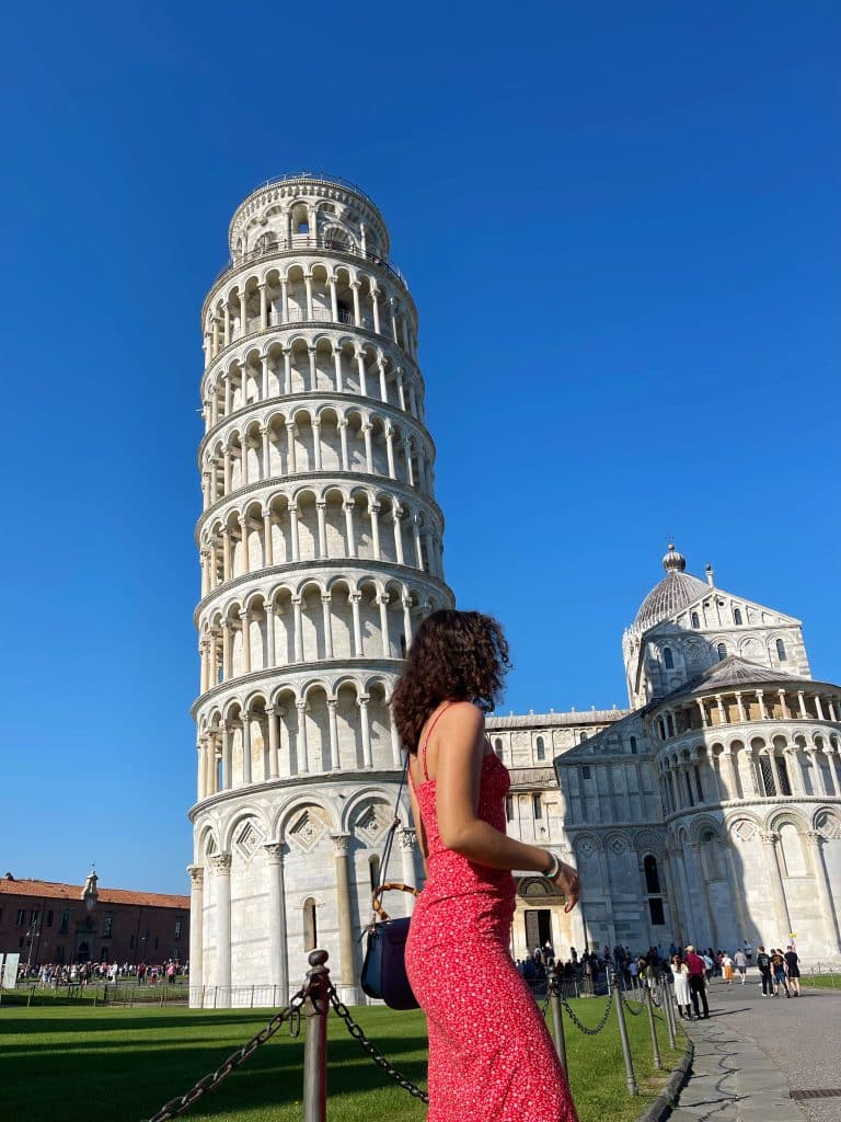 me-leaning-tower